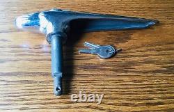 1937 Ford Locking Hood Handle Avec Keys Vtg 1930s Loquet Ornement Accessoire De Relâchement