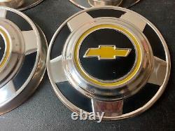 1973-1987 Chevy 1/2 Ton Truck Dog Dish Hubcaps Wheel Covers 10.5 Oem Set Of 4 	<br/>		1973-1987 Chevrolet 1/2 Ton Truck Dog Dish Enjoliveurs de roue de moyeu 10,5 OEM Ensemble de 4