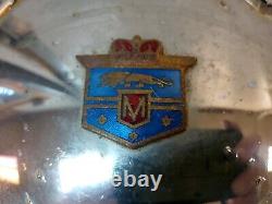 En français : Enjoliveurs de roue chromés Mercury Monarch 1950, badge vintage Merc, emblème Ford Canada